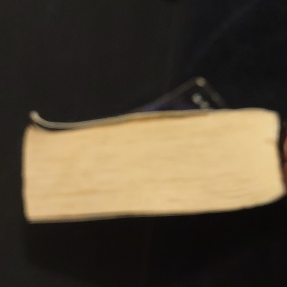 USED TWILIGHT PAPER BACK BOOK BOOK HAS STAINS ON THE FIRST 6 PAGES - Picture 2 of 13